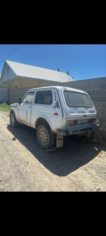 ВАЗ (ЛАДА): ВАЗ (ЛАДА) 4x4 Нива: 1984 г., 1.6 л, Механика, Бензин, Внедорожник