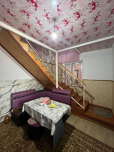 Продажа коттеджей и домов: 🏡 Продается уютный двухэтажный дом в ж/м Ак-Тилек! ✨ Отличный вариант — 2