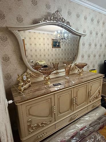 Qonaq otağı dəstləri: Klassik üslubda dəst mebel – qonaq otağı üçün tam komplekt. Tərkibi — 7