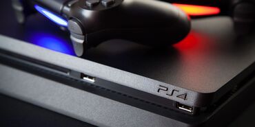 PS4 (Sony Playstation 4): Ps4 slim 2pult üstündə gta5 diski super problemsiz pultların ikisidə