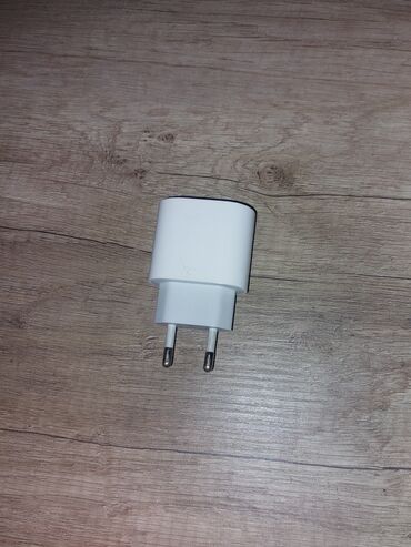 Adapterlər: Adapter Apple, 20 Vt, İşlənmiş