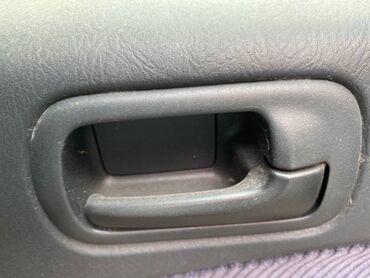 ремонт входных дверей: Передняя правая дверная ручка Honda