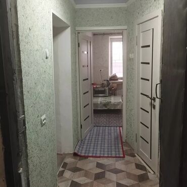 тоголок молдо квартира: 1 комната, 32 м², 2 этаж