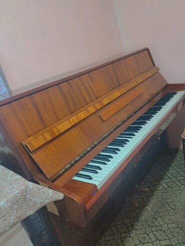 oktava piano: 70 azn