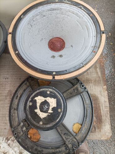 дать объявление: Продаю динамик скрасным калпаком за пару 2000 сом окончательно