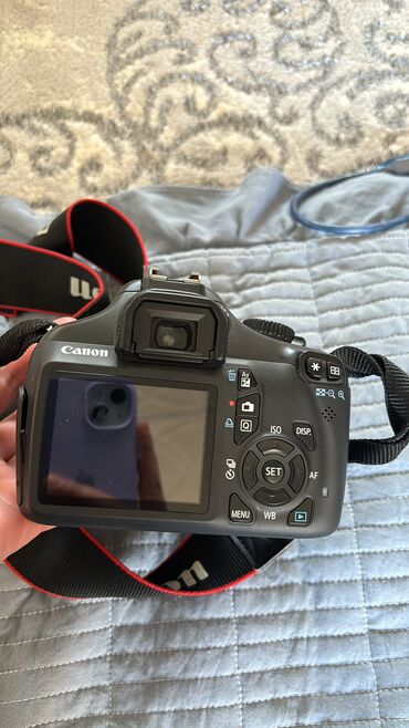 Фотоаппараты: Продаю фотоаппарат canon eos 1100d Без царапин в идеальном состоянии