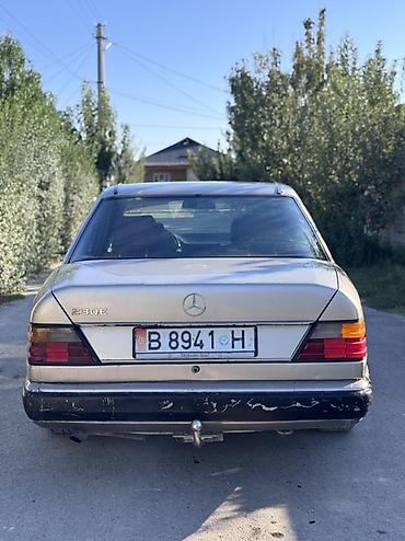 x class: Mercedes-Benz W124: 1989 г., 2.3 л, Механика, Бензин, Седан — 4