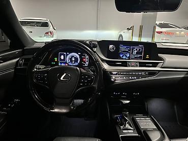 Lexus: Lexus ES: 2021 г., 2.5 л, Вариатор, Гибрид, Седан — 9
