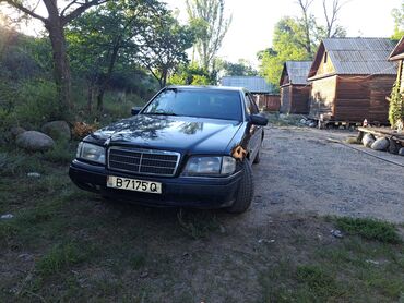 рассрочка авто без первоначального взноса: Mercedes-Benz C-Class: 1995 г., 2.2 л, Автоматтык, Бензин, Седан