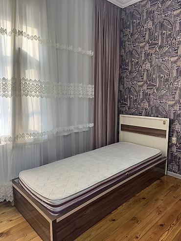 Çarpayılar: Tek nəfərlik çarpayı və döşək dəsti - Ölçü: təxmini 90×200 sm (tək — 2