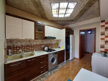 Uzunmüddətli kirayə mənzillər: Əcəmi metrosu yaxınlığı,Yeganə şadlıq sarayının arxasında,18 — 12