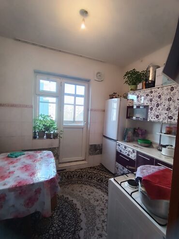 квартиры в балыкчы: 3 комнаты, 70 м², 106 серия, 3 этаж, Косметический ремонт