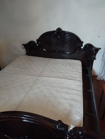yataq dasti: Б/у, Двуспальная кровать, Без подьемного механизма, С матрасом, Без выдвижных ящиков, Италия