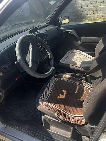 обшита: Volkswagen Vento: 1994 г., 1.8 л, Механика, Бензин, Седан — 2