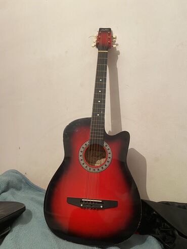 yeni orfoqrafiya lüğəti 2022 pdf: Klassik gitara, Akkord, İşlənmiş, Ünvandan götürmə