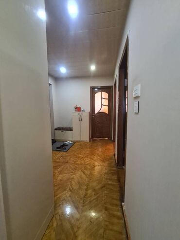 Köhnə tikili: Bakı, 3 otaqlı, Köhnə tikili, m. Qara Qarayev, 72 kv. m — 10