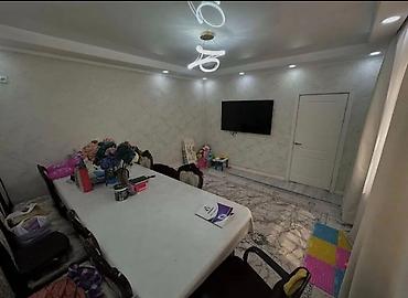 Продажа коттеджей и домов: Срочно продается двухэтажный дом с участком 5 соток, фактически 6, ж/м — 14