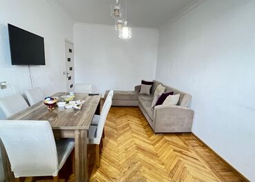 Divan və kreslo dəstləri: İşlənmiş, Di̇van-kravat, Divan, Açılan