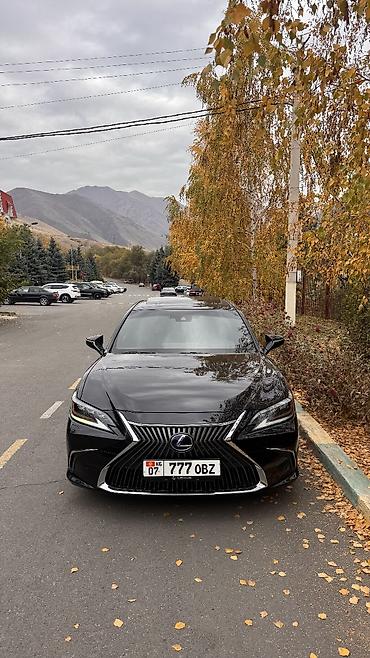 Lexus ES: 2019 г., 2.5 л, Вариатор, Гибрид, Седан