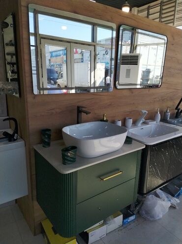 moydadır: Hamam mebeli dəsti – lavabo ilə - Üst: açıq krem rəngli daş/kompozit