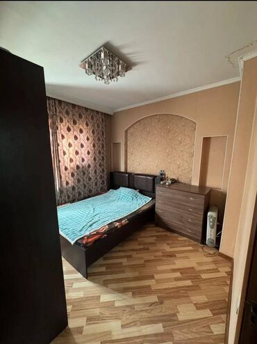 Офисы: 3 комнаты, 70 м², 106 серия, 2 этаж, Косметический ремонт