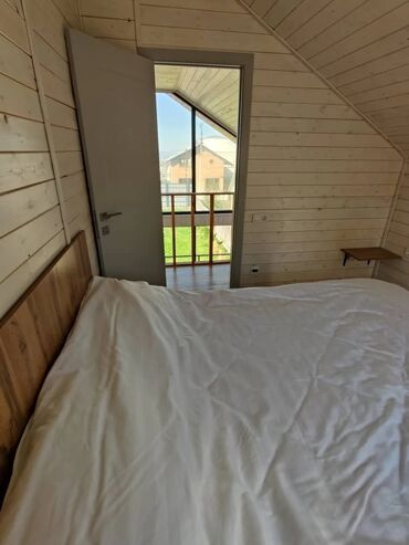 Посуточная аренда домов: 80 м², 3 комнаты — 8