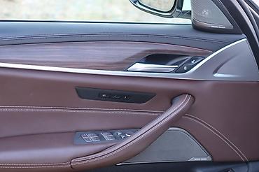 Детали салона: BMW M sport+— кожаный салон премиум-класса с деревянными вставками и — 10
