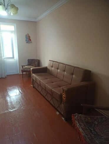 Qarajlar: 🏡 Kirayə – Gəncə, Dəmiryolu Vağzalı, Maxi Marketin yaxınlığı 📍 5