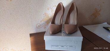 gəlincik üçün ayaqqabılar: Tuflilər, Ölçü: 39, rəng - Bej, Yeni