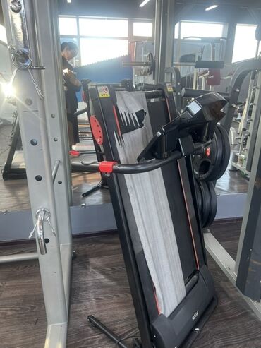 тренажер беговая дорожка для дома цена: Складная беговая дорожка для дома и зала . Покупали за 25000 сом