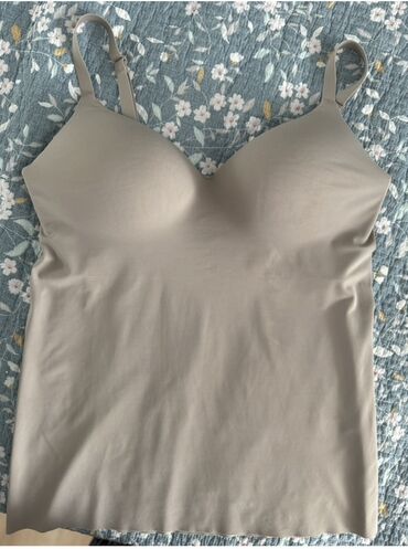 belara духи цена: Футболка, Uniqlo, S (EU 36), M (EU 38)