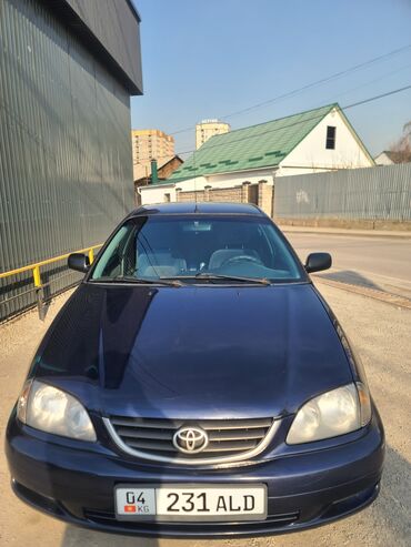 Toyota: Toyota Avensis: 2001 г., 1.8 л, Механика, Бензин, Хэтчбэк