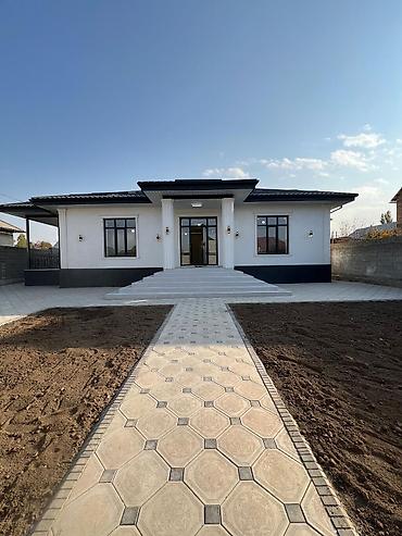 Продажа коттеджей и домов: Продается 5-комнатный дом Район: ж/м Ак Ордо-1 Площадь дома: 200 м² — 1