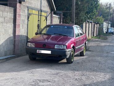 Volkswagen: Volkswagen Passat: 1988 г., 1.8 л, Механика, Бензин, Седан