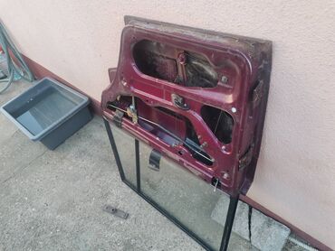 Auto delovi: Vrata zadnja desna Lada 2104 Karavan(bordo). Skinuta sa rastavljenog — 15