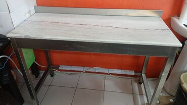 Boşqablar: Mermer nerj masa 240 Azn. Olchu 120×55. 4aydir alinib. Unvan Genclik
