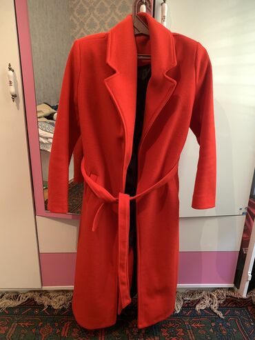 paltolar ve qiymetleri: Palto M (EU 38), rəng - Qırmızı