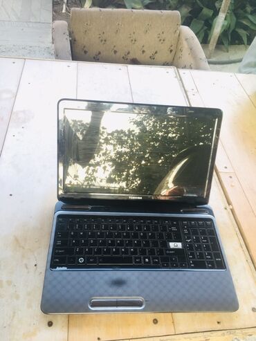 железный диск на 15: Toshiba noutbuk - Model xətti: Toshiba Satellite (korpusda klassik