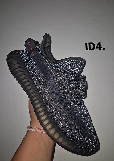 ccc.rs obuca: Yezzy lepo odradjene
Urezan boost u djonu
36-48
4500 din ❤️‍🔥
SS🖤⭐⭐ — 9
