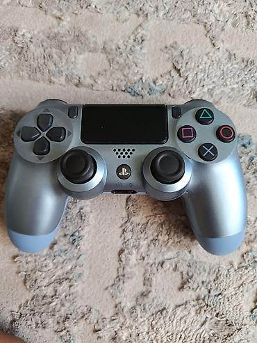 dualshock 4 original: Sony PlayStation 4 Slim с двумя беспроводными геймпадами DualShock 4 — 5
