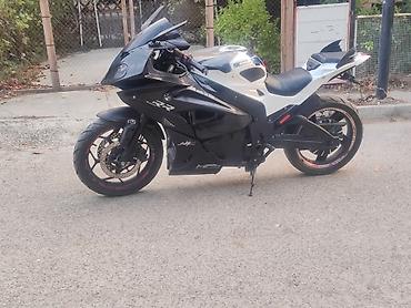elektrikli moped satışı: Sport motosiklet – RR üslubunda, qara-ağ gövdə, trikolor — 4