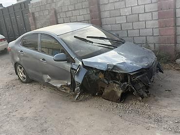 аварийные состояние: Kia Rio: 2013 г., 1.6 л, Автомат, Бензин, Седан — 3
