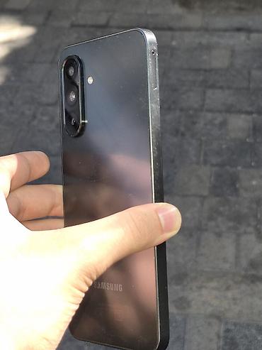 samsung es: Samsung Galaxy A17, 128 GB, rəng - Boz, Barmaq izi — 3