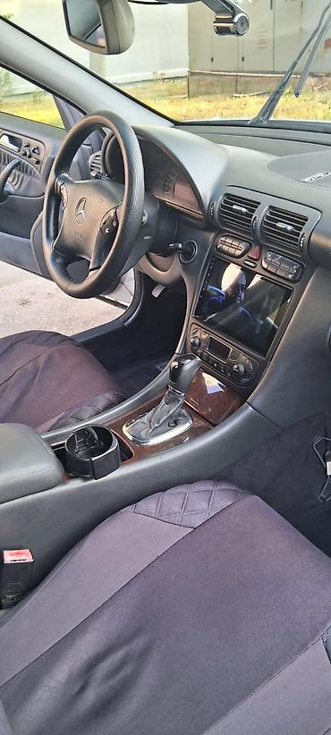mersedes manitor: Mercedes-Benz 240: 2.6 l | 2001 il Sedan — 9