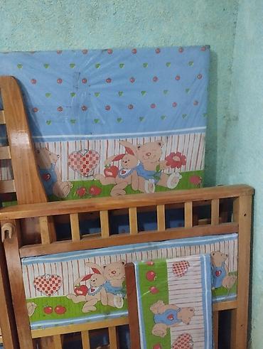 bunk bed: Детская деревянная кроватка (разобранная) с комплектом мягких бортиков — 5