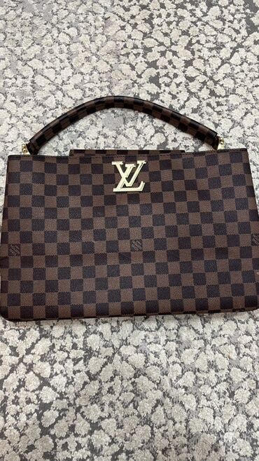 женские вечерние клатчи: Əl çantası, Louis Vuitton, İşlənmiş
