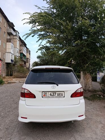 машина для инвалидов: Toyota Ipsum: 2003 г., Автомат, Бензин, Минивэн