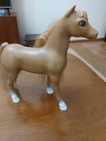 детские лошадки: Продается лошадка для куклы Барби. в отл.состоянии