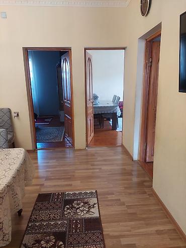 3 otaqlı mənzil – geniş və işıqlı planlaşma - Plan: dəhlizdən üç ayrı