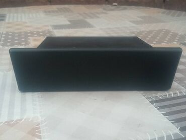 Auto delovi: Pepeljara kompletna Lada 2107 Riva,2104 Karavan. Polovna, ocuvana — 2